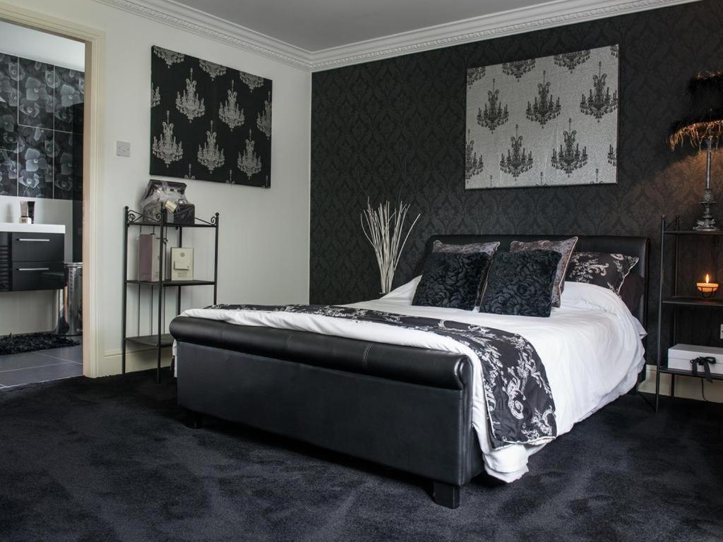The Waters Edge Guest House ستارتفورد أبون آفون المظهر الخارجي الصورة